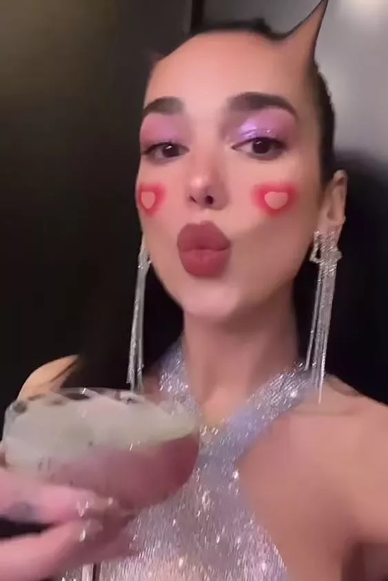Η Dua Lipa