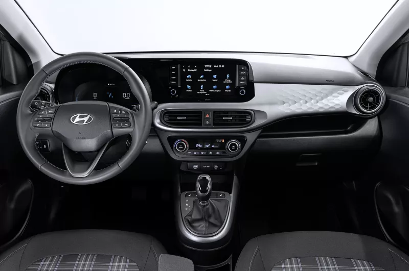 i10 inside