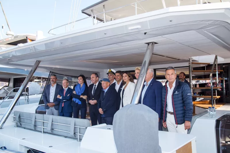 yacht