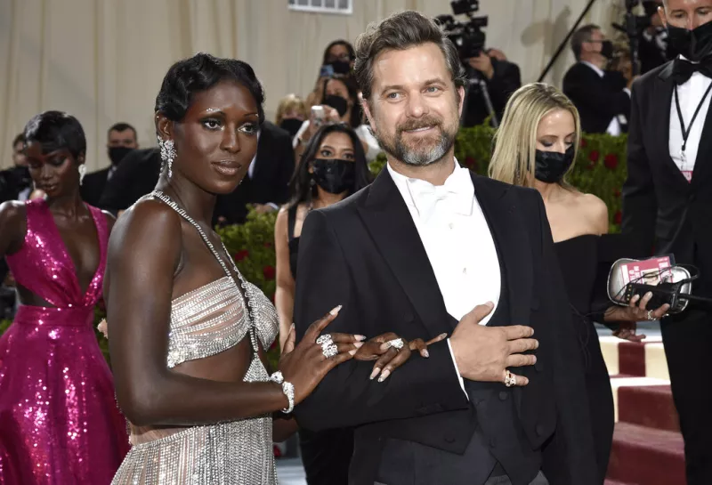 Jodie Turner-Smith και Joshua Jackson