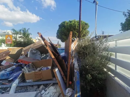 Κάδος για μπάζα