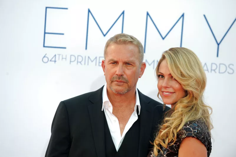 Kevin Costner-Christine Baumgartner