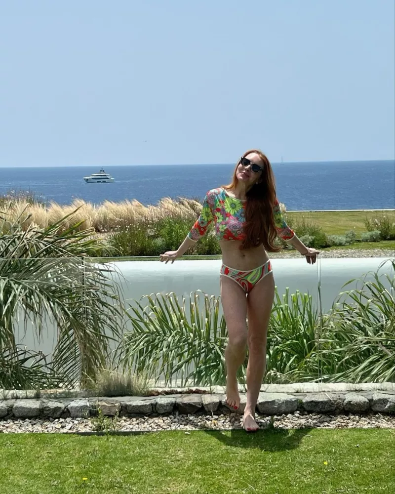 H Lindsay Lohan
