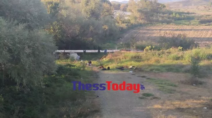 Μετανάστες βρίσκουν καταφύγιο σε κουφάρια βαγονιών