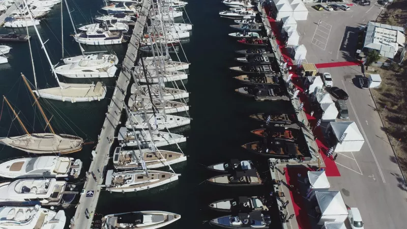 yacht