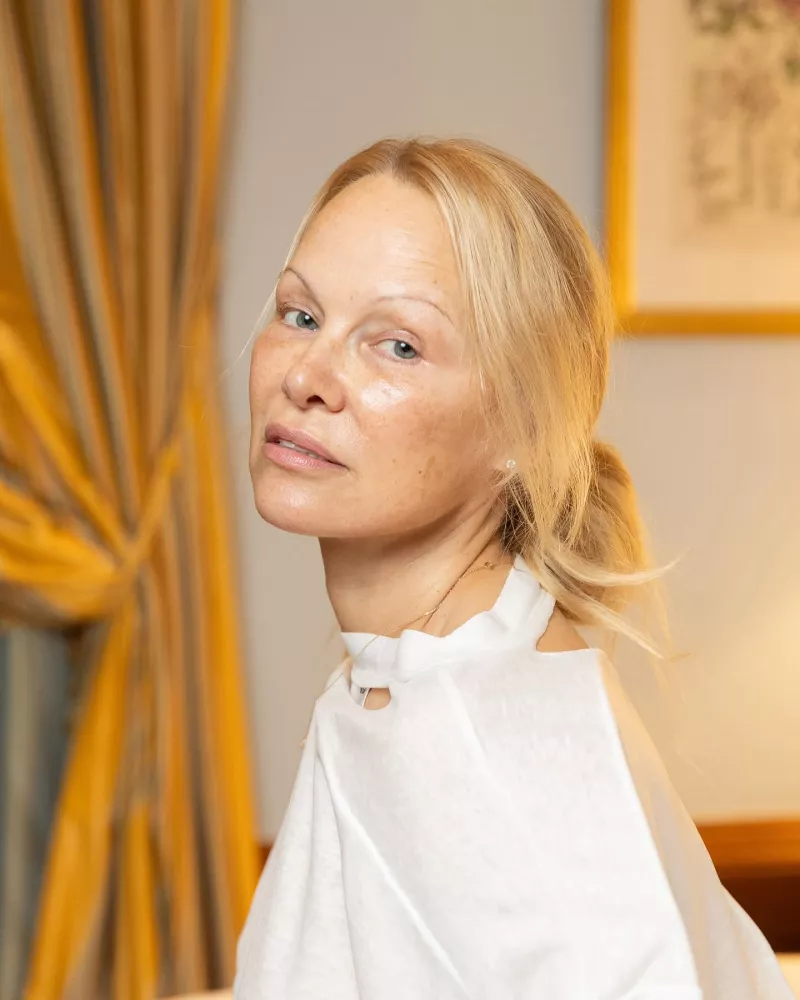 H Pamela Anderson