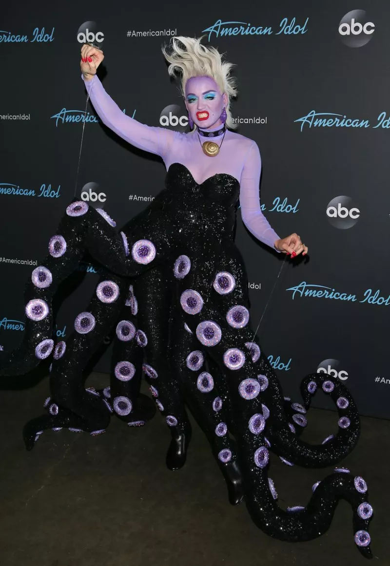 Το πάθος της Katy Perry για τα κοστούμια 
