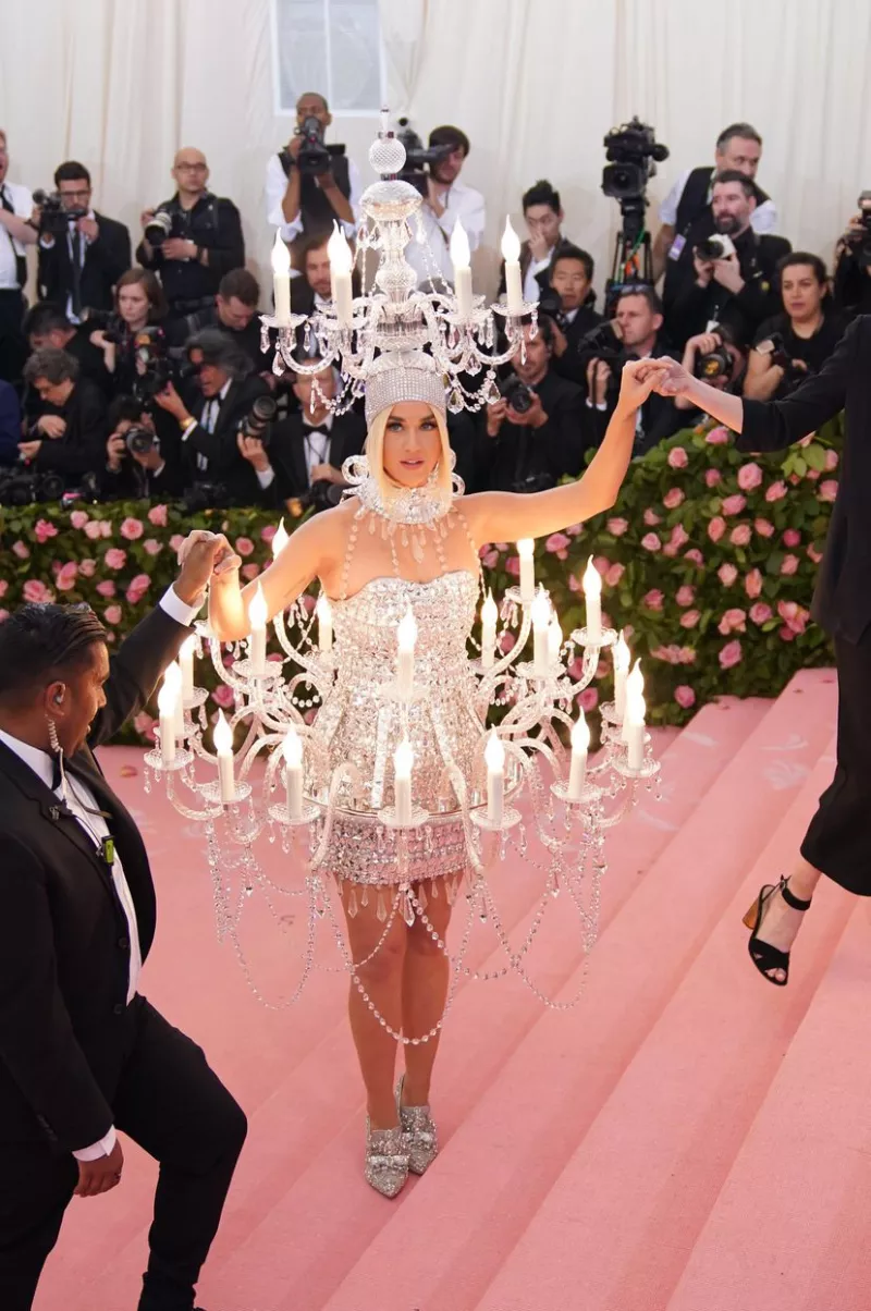 Το πάθος της Katy Perry για τα κοστούμια 