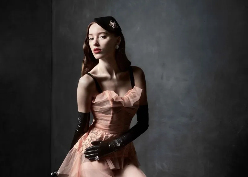 Η Phoebe Dyvenor