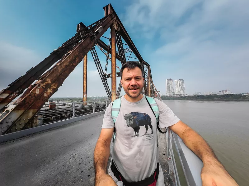Happy Traveller 
