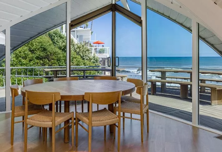 Το «Wave House»