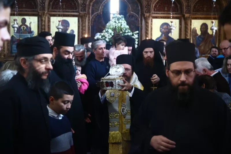 Τιμία Κάρα 