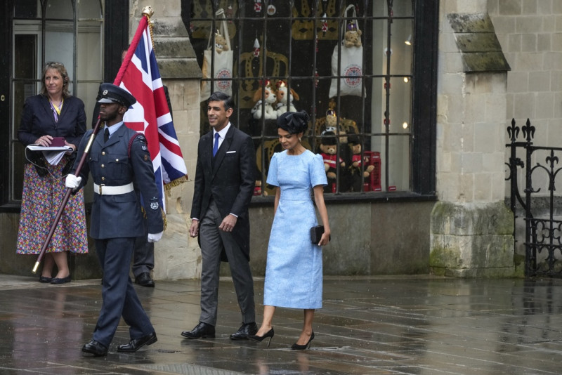 Ο πρωθυπουργός της Βρετανίας, Ρίσι Σούνακ, με τη σύζυγό του 
