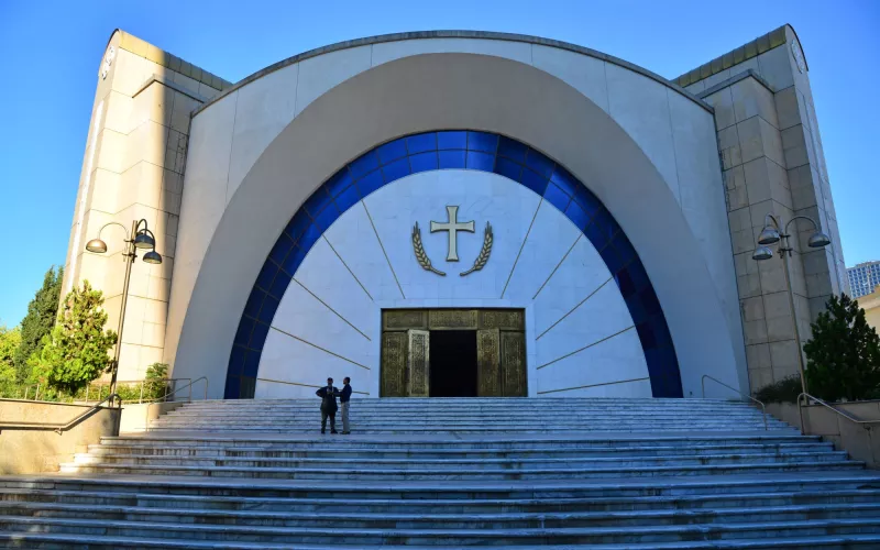 ναος αναστασεως τιρανα