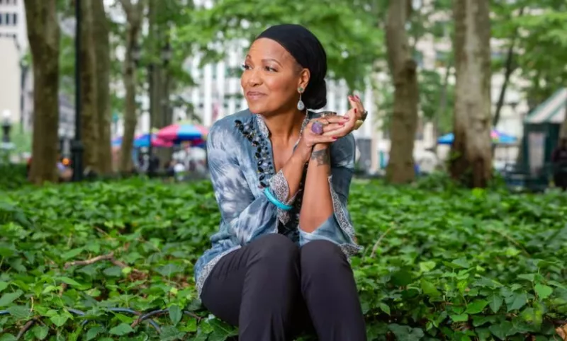 Η Lisa Simone 