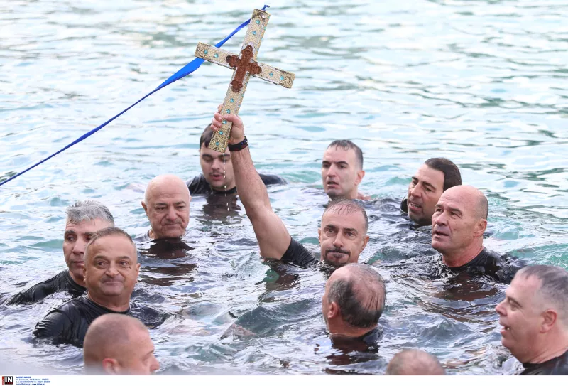 σταυρός πειραιας