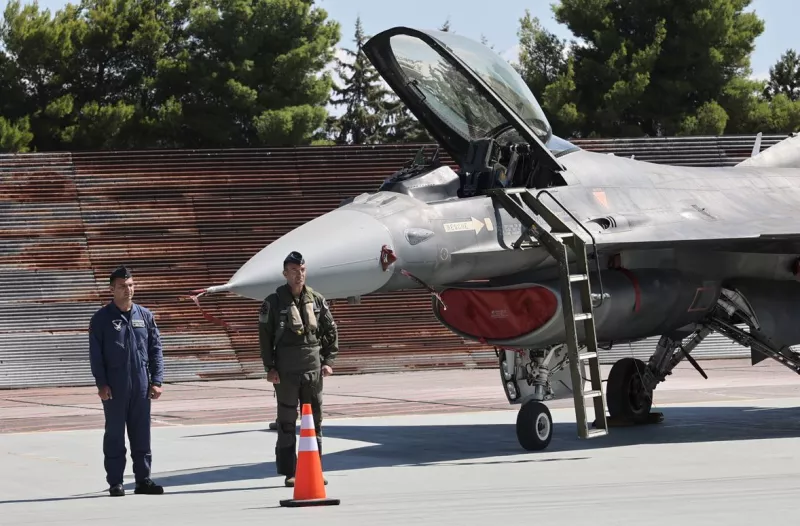 F16