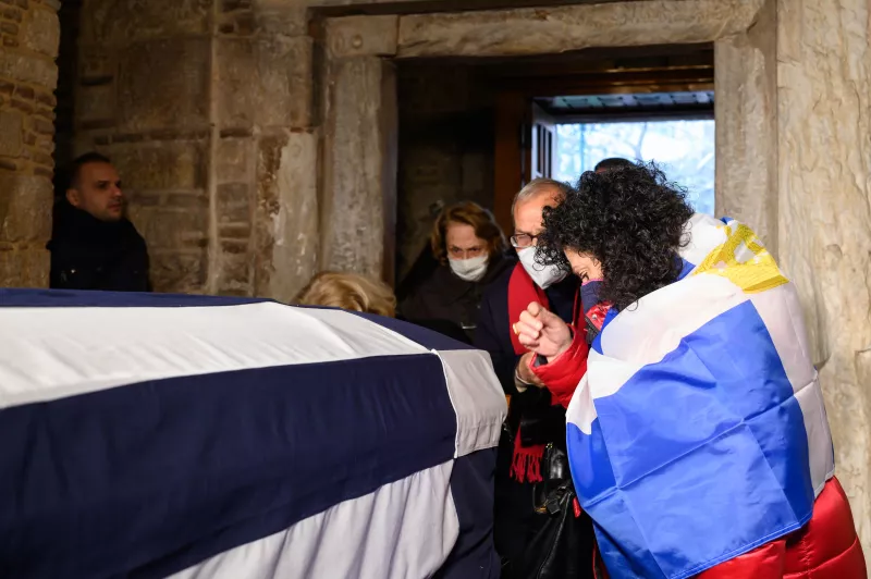 τεως προσκυνημα 