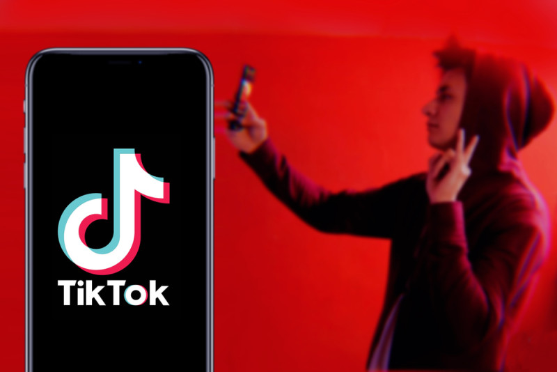 Το TikTok «πωλείται» - Θέλει όμως κανείς να το αγοράσει;