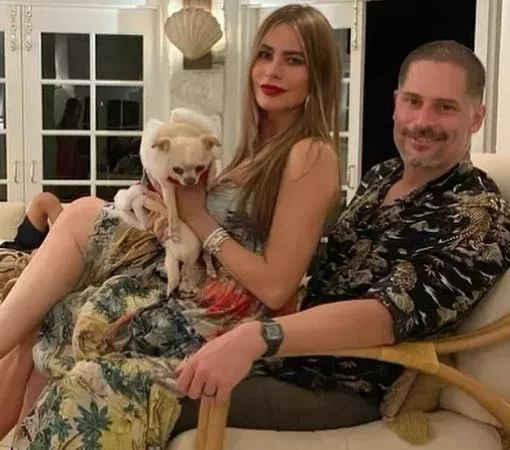Η Sofia Vergara με το σκυλάκι της 