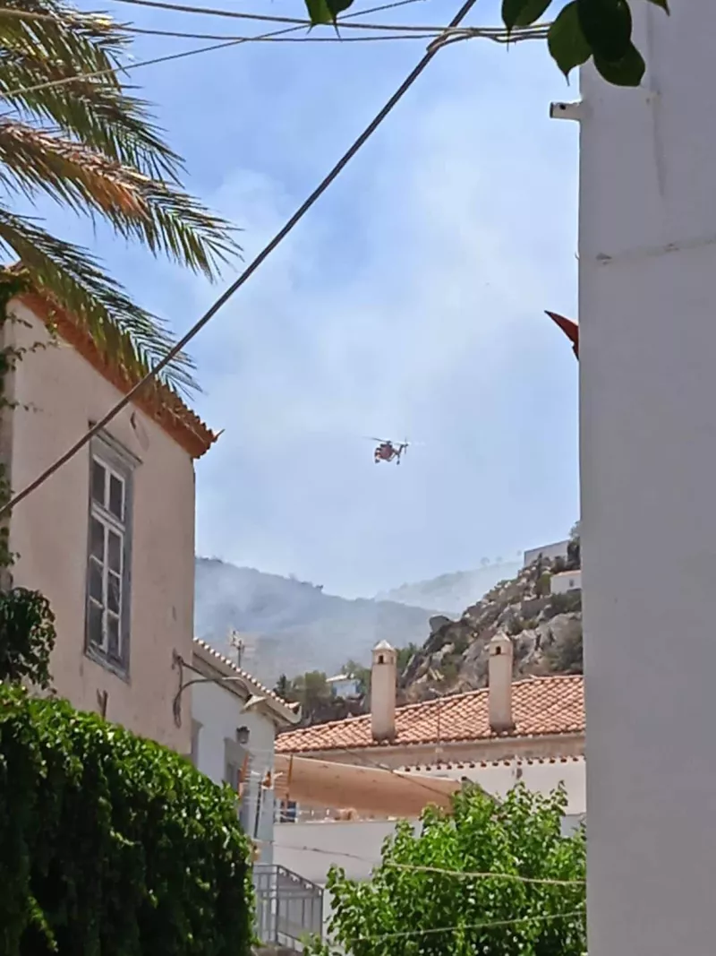 Φωτιά στην Ύδρα