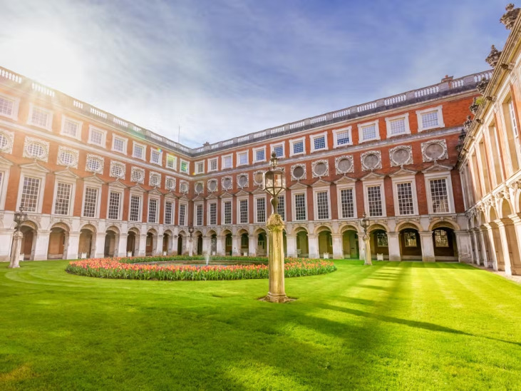 Hampton's Court