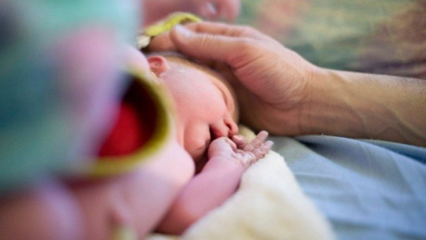 Εγκρίθηκε κονδύλι για την καταβολή του επιδόματος γέννησης - Ποιους αφορά