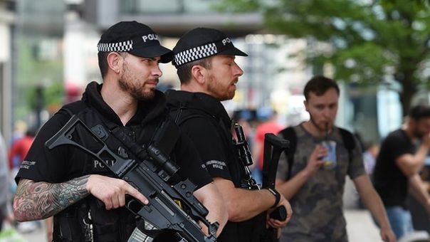 Βρετανία: Έφοδος της αστυνομίας σε... κλειστό comedy club