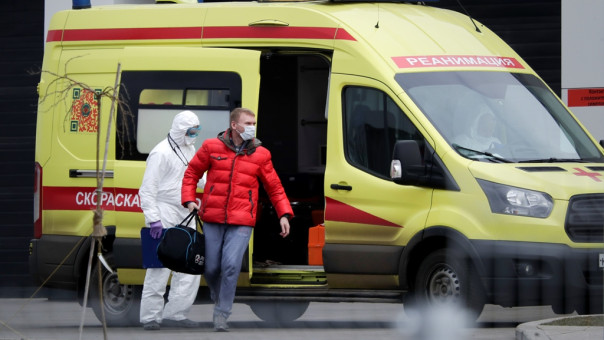 Ρωσία-Κορωνοϊός: Πραγματοποιήθηκαν οι πρώτες μεταγγίσεις πλάσματος από ασθενείς που ανέρρωσαν