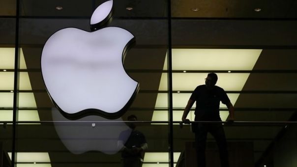 Η Κομισιόν κατηγορεί την Apple για κατάχρηση των κανόνων ανταγωνισμού