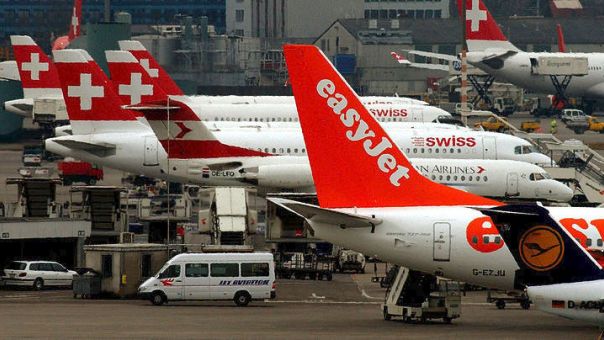 H Easyjet αποσύρει 7 αεροπλάνα από το Βερολίνο - Απώλειες €30 εκατ. για το αεροδρόμιο της γερμανικής πρωτεύουσας