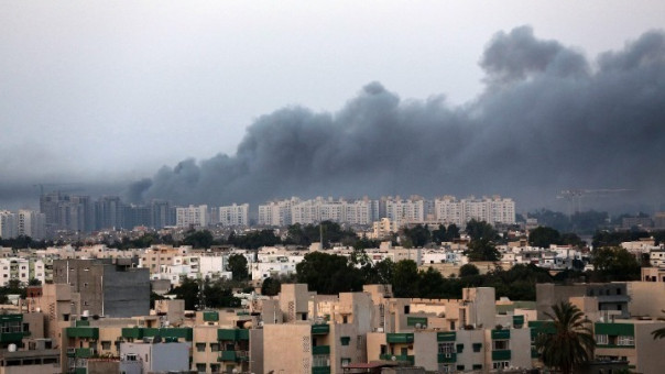 Λιβύη: Αεροπορικές επιδρομές «ξένων μαχητικών» καταγγέλλει ο Σάρατζ