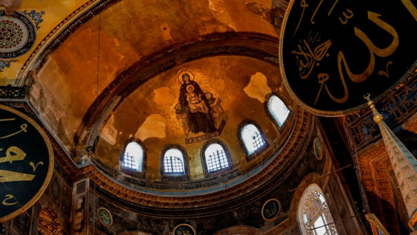 Άγκυρα - Αγία Σοφία: Με κουρτίνες θα καλύπτονται τελικά τα ψηφιδωτά κατά τις προσευχές