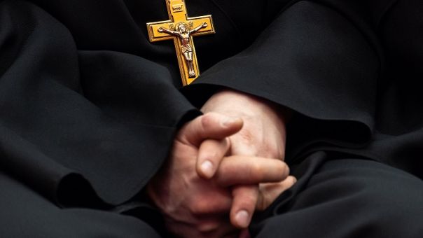 Συνελήφθη ιερέας για βιασμό 14χρονης και πορνογραφία ανηλίκων
