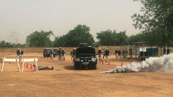 Νίγηρας: 12 στρατιωτικοί και «δεκάδες τρομοκράτες» σκοτώθηκαν το Σάββατο