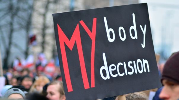 Μπάιντεν- Κάμαλα Χάρις δεσμεύονται να υπερασπισθούν το δικαίωμα στην άμβλωση με «όλα τα μέσα»