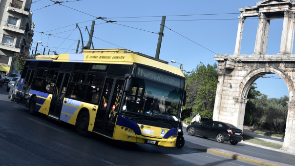 Πως λειτουργούν τα ΜΜΜ: Καθυστερήσεις και προβλήματα σε 40 δρομολόγια λεωφορείων