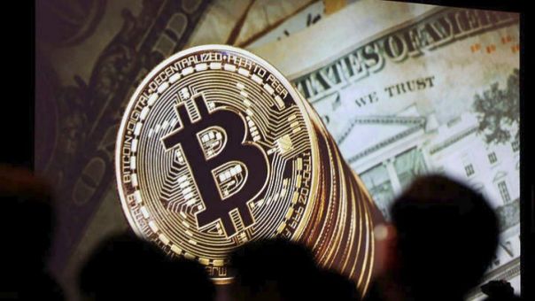 Bitcoin: Νέο ρεκόρ με την κεφαλαιοποίηση να πλησιάζει το 1 τρισ. δολάρια