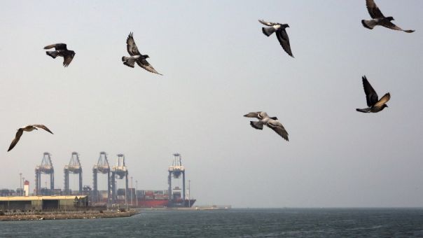 Σαουδική Αραβία: "Εξωτερικής προέλευσης" έκρηξη σημειώθηκε σε πετρελαιοφόρο στο λιμάνι της Τζέντα