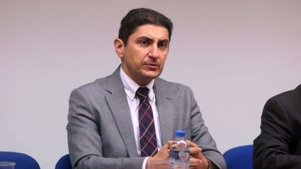 Αυγενάκης για τον δικαστή της ΕΠΟ: «Είναι ώρα ευθύνης για FIFA και UEFA»
