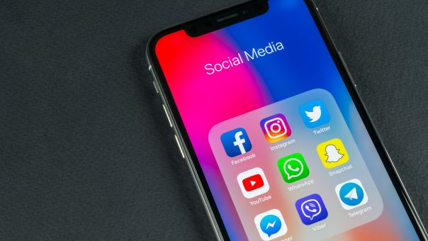 ΕΕ-Κορωνοϊός: Παρατείνεται για 6 μήνες το πρόγραμμα παρακολούθησης της παραπληροφόρησης στα social media 