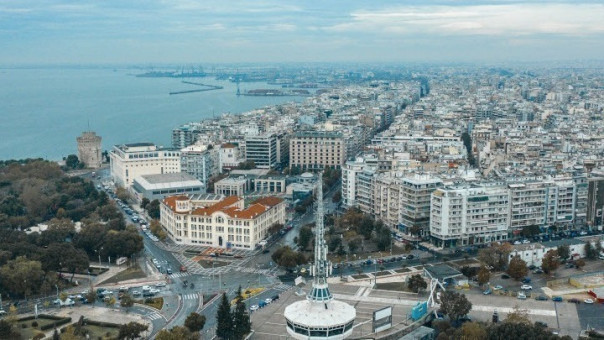 Δήμος Θεσσαλονίκης : Συγκεντρώνει στρώματα και ζωοτροφές για τους πυρόπληκτους