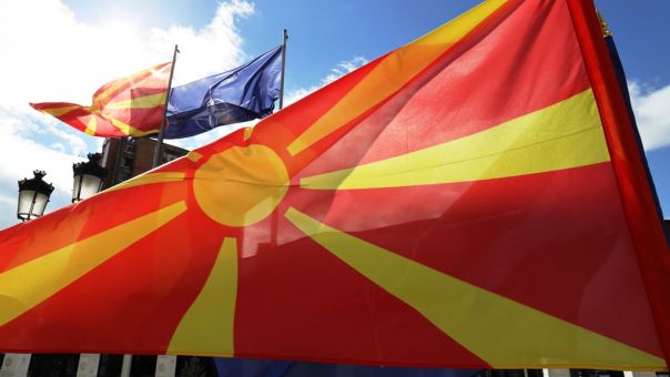 Β. Μακεδονία: Πυρά κατά Ζάεφ για «μυστική διπλωματία» με Βουλγαρία - Τι ζητά η αντιπολίτευση