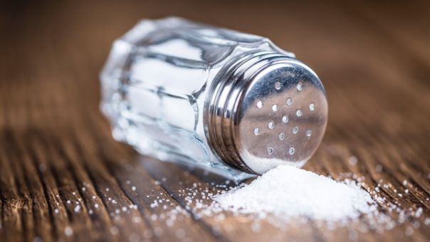 Προειδοποίηση FDA σε βιομηχανίες τροφίμων: Μειώστε το αλάτι στα προϊόντα- Οι κίνδυνοι για την υγεία 