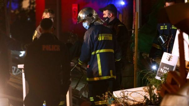 Πυρκαγιά σε μονοκατοικία στη Λεωφόρο Βραυρώνος- Τρεις ελαφρά τραυματίες 