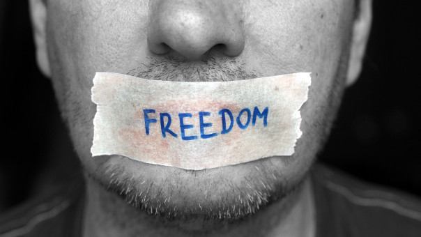 DW: Η Άγκυρα στραγγαλίζει ξανά τα ΜΜΕ – «Στιγματίζονται δημοσιογράφοι» 