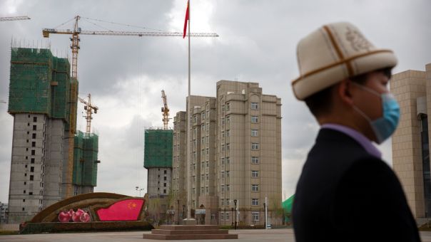 Κίνα: Ένας ουρανοξύστης άρχισε να «τρέμει» και έσπειρε τον πανικό στην πόλη Σεντζέν