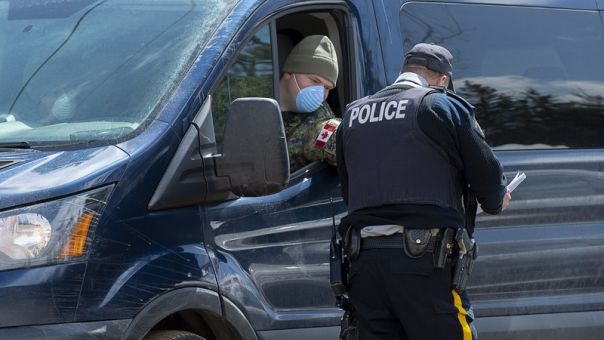Καναδάς: Νεαρός οδηγός παρέσυρε οικογένεια - Τέσσερις νεκροί