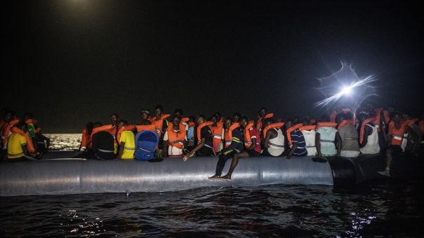 Ισπανία: Τουλάχιστον ένας νεκρός και 16 αγνοούμενοι μετά από ναυάγιο σκάφους με μετανάστες στα Κανάρια Νησιά