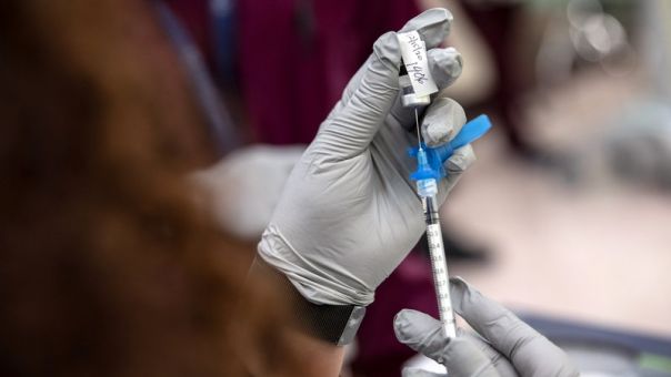 ΗΠΑ: Το 70% των ενηλίκων έχει κάνει τουλάχιστον μία δόση του εμβολίου
